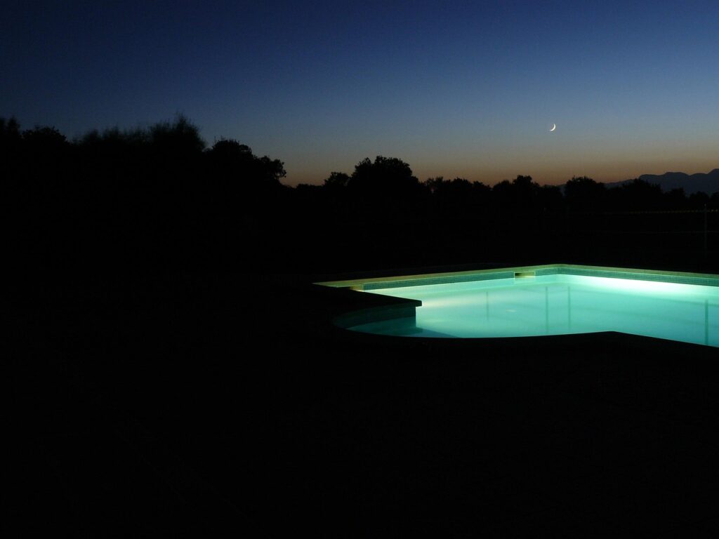 pool, swimming pool, vacations, water, to bathe, refresh, blue, eve, mood, the atmosphere, lights, blue hour, dusk, last light, heaven, sunset, evening sky, evening atmosphere, nature, moon, moonlight, sky colors, vacation, travel, finca, mallorca, pool lighting, turquoise, dark, darkness, illuminated